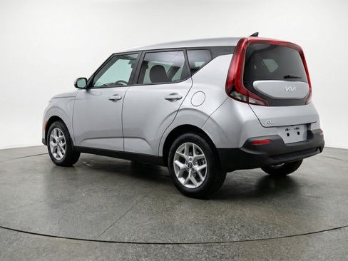 Used 2025 Kia Soul LX w/ LX Technology Package image 6