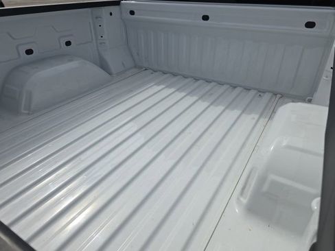 Used 2024 GMC Sierra 1500 SLE w/ Preferred Package image 12