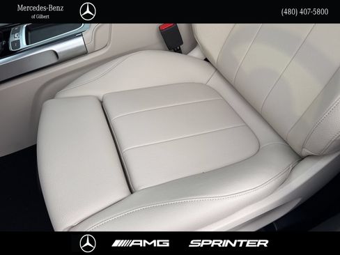New 2026 Mercedes-Benz GLB 250 image 10