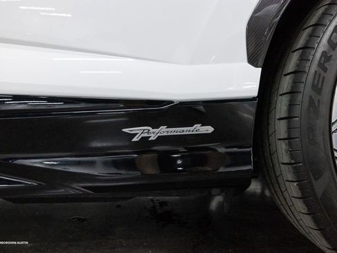 Used 2023 Lamborghini Urus Performante AWD/4WD image 9