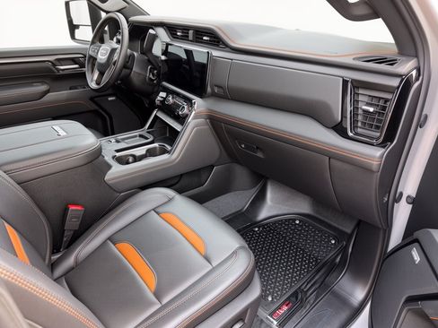 Certified 2025 GMC Sierra 3500 AT4 w/ Technology Package AWD/4WD image 30