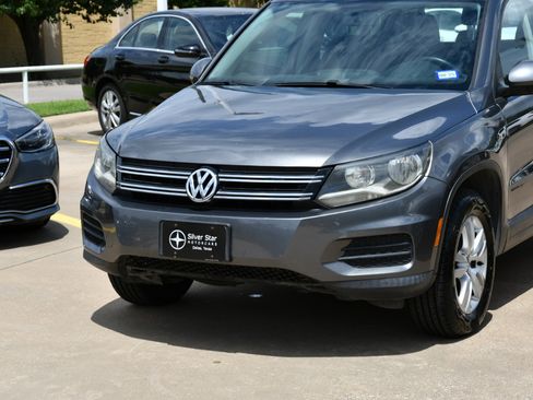 Used 2014 Volkswagen Tiguan S image 3