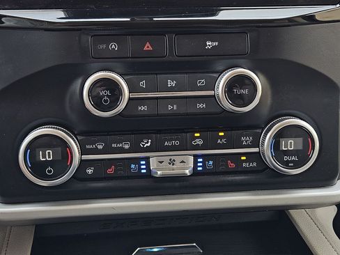 Used 2024 Ford Expedition Max Limited AWD/4WD image 16