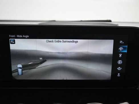 Used 2022 Mercedes-Benz GLB 250 4MATIC image 22