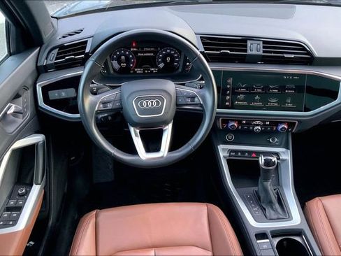 Used 2023 Audi Q3 2.0T Premium w/ Convenience Package image 3