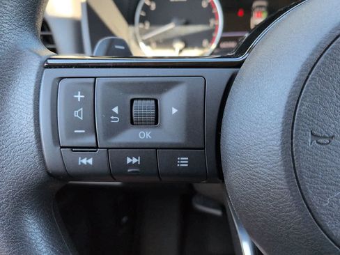 Used 2023 Nissan Rogue SV FWD image 22