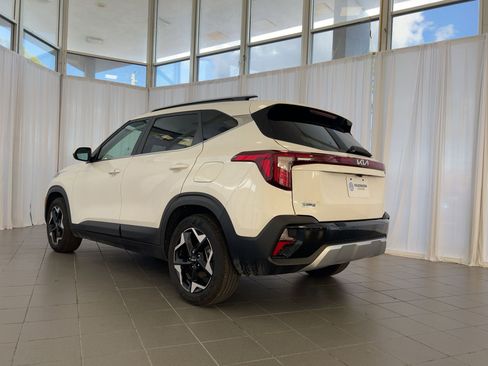 Used 2025 Kia Seltos EX w/ EX Sunroof Package image 3