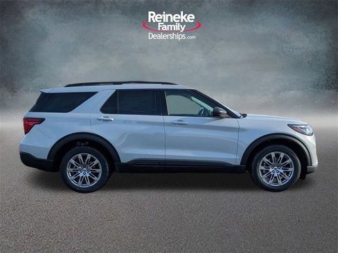 New 2026 Ford Explorer Active w/ Active Comfort Package image 4