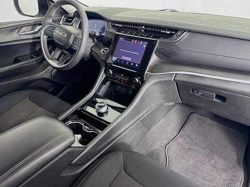 Used 2023 Jeep Grand Cherokee L Laredo image 36