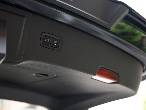 Certified 2026 Porsche Cayenne AWD/4WD image 30
