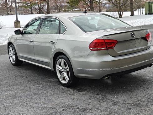 Used 2013 Volkswagen Passat 3.6 SEL Premium image 5