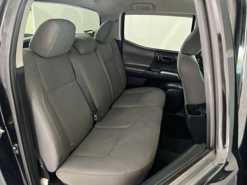 Used 2017 Toyota Tacoma SR5 w/ Tow Package AWD/4WD image 20