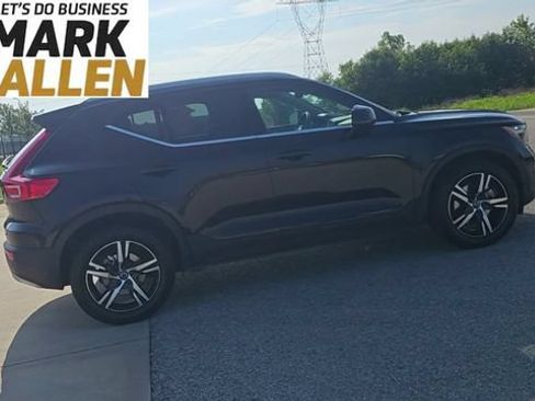 Used 2023 Volvo XC40 B5 Plus AWD/4WD image 9