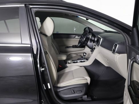 Used 2021 Kia Sportage EX w/ EX Technology Package image 34