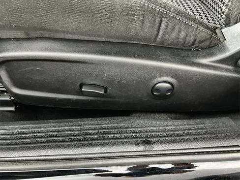 Used 2023 Dodge Challenger SXT image 14