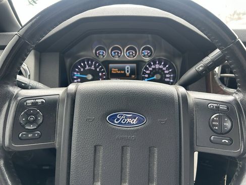 Used 2015 Ford F350 Lariat image 16