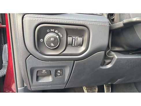 Used 2024 RAM 1500 Limited image 19