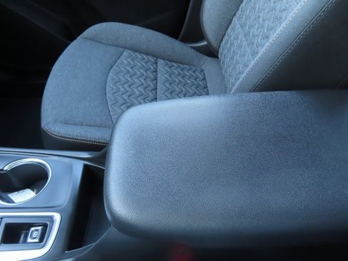 Used 2023 Chevrolet Equinox LT image 35