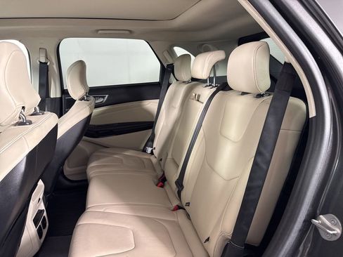 Used 2017 Ford Edge Titanium w/ Equipment Group 302A AWD/4WD image 35