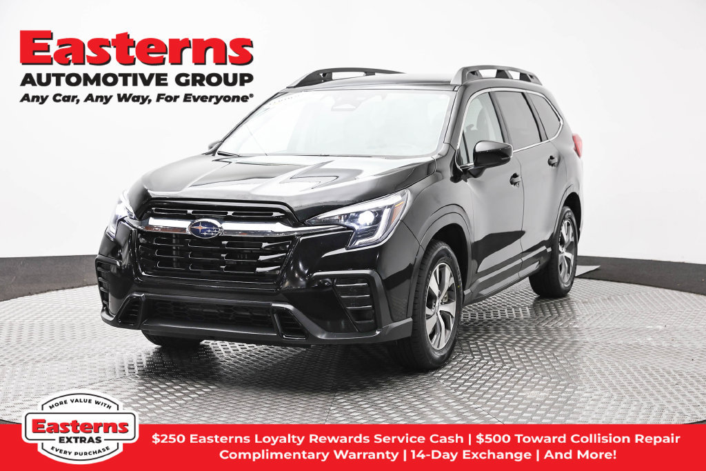 Used 2025 Subaru Ascent Premium AWD/4WD image 1