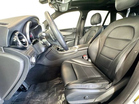 Used 2019 Mercedes-Benz GLC 300 image 19
