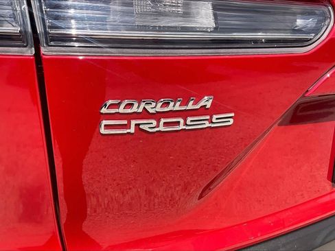 Used 2023 Toyota Corolla Cross XLE image 30