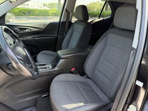 Used 2022 Chevrolet Equinox LT w/ Driver Convenience Package FWD image 13