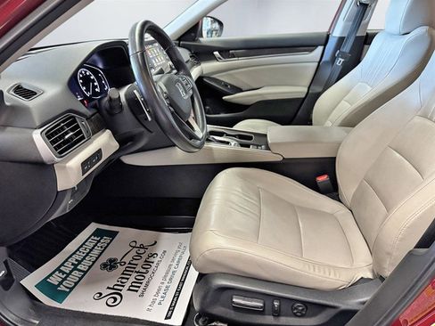 Used 2018 Honda Accord Touring image 16