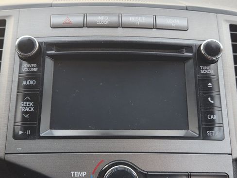 Used 2013 Toyota Venza XLE image 23