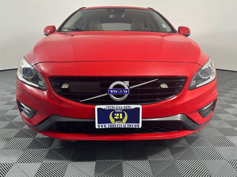 Used 2018 Volvo V60 T5 Dynamic w/ Vision Package image 3