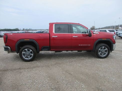 New 2026 GMC Sierra 2500 SLT AWD/4WD image 3
