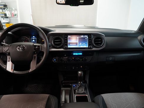 Used 2023 Toyota Tacoma TRD Sport image 9