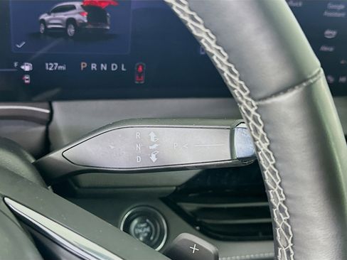 Used 2025 Buick Enclave Preferred image 25