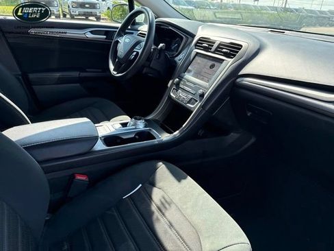 Certified 2019 Ford Fusion SE FWD image 9