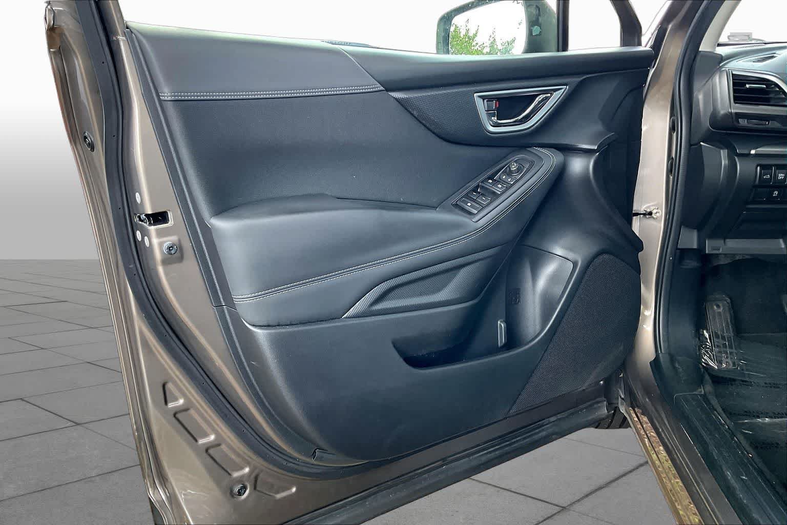 Used 2023 Subaru Forester Premium AWD/4WD image 42