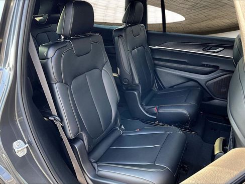 New 2025 Jeep Grand Cherokee L Limited w/ Trailer Tow Package image 10