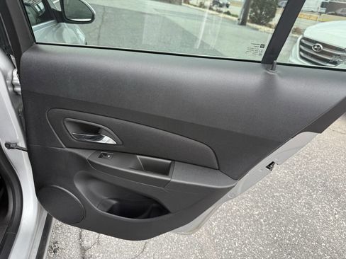 Used 2014 Chevrolet Cruze LT image 16