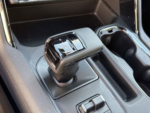 Used 2025 GMC Sierra 1500 AT4 image 15