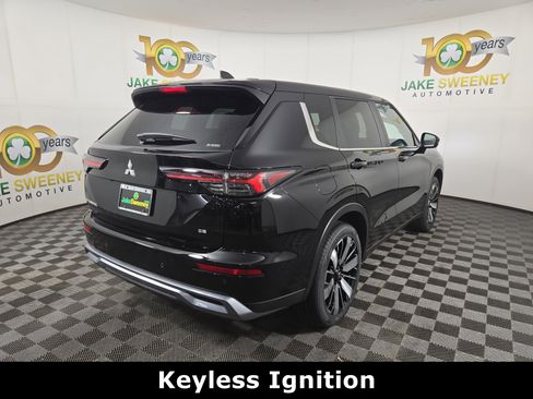 New 2026 Mitsubishi Outlander SE image 7