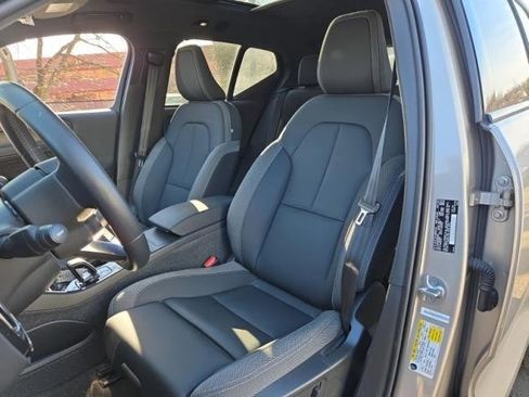 Certified 2023 Volvo XC40 Recharge Ultimate image 5