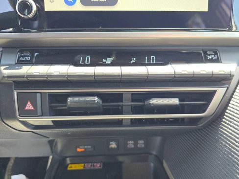 Certified 2025 Toyota Camry SE FWD image 29