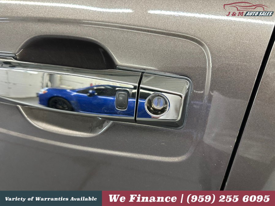 Used 2016 Nissan Titan Platinum Reserve AWD/4WD image 19