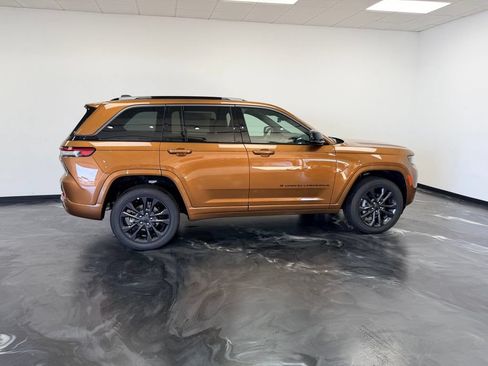 New 2026 Jeep Grand Cherokee Limited AWD/4WD image 24