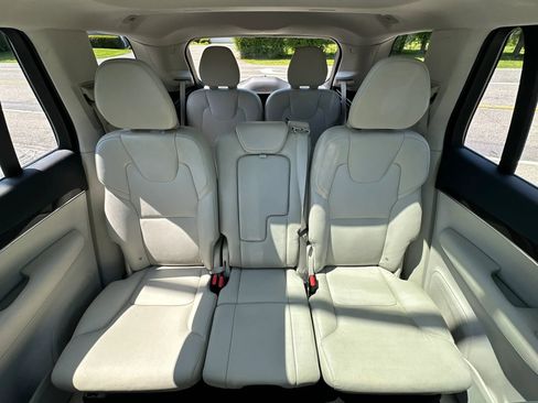 Used 2019 Volvo XC90 T6 Momentum w/ Protection Package AWD/4WD image 17