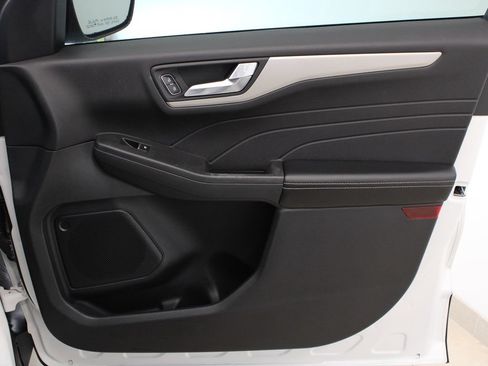 Used 2021 Ford Escape SE w/ SE Sport Appearance Package FWD image 14