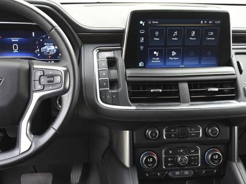 Used 2024 Chevrolet Suburban LT image 11