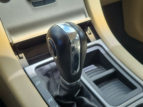 Used 2015 Ford Taurus SE FWD image 26