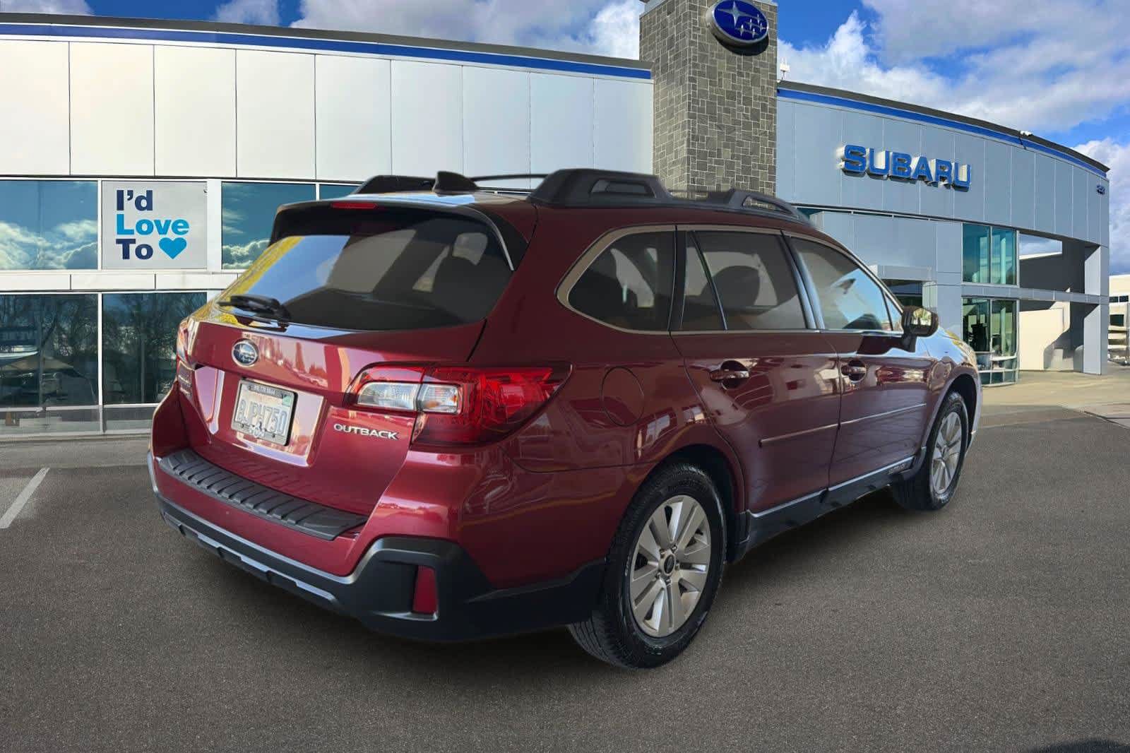 Used 2019 Subaru Outback 2.5i Premium AWD/4WD image 2