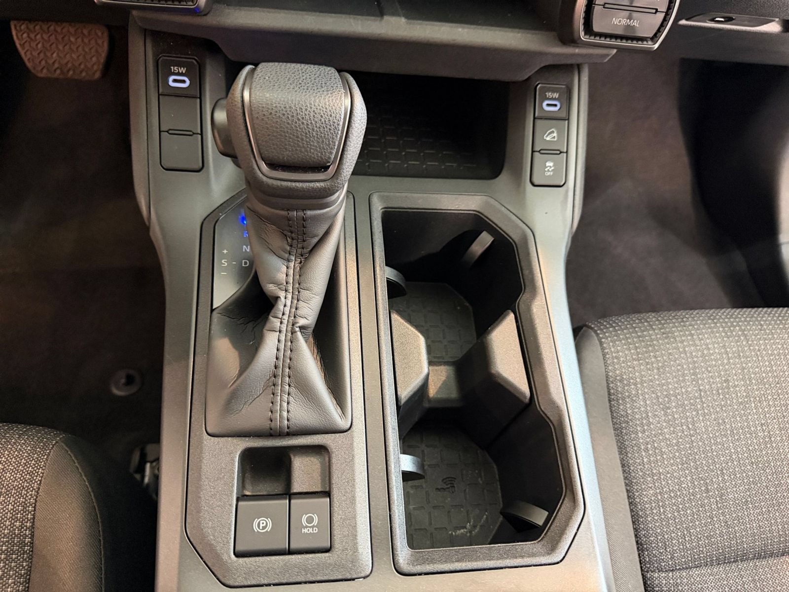 Used 2026 Toyota RAV4 LE AWD/4WD image 40