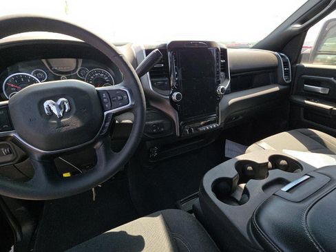 Used 2025 RAM 2500 Big Horn AWD/4WD image 4